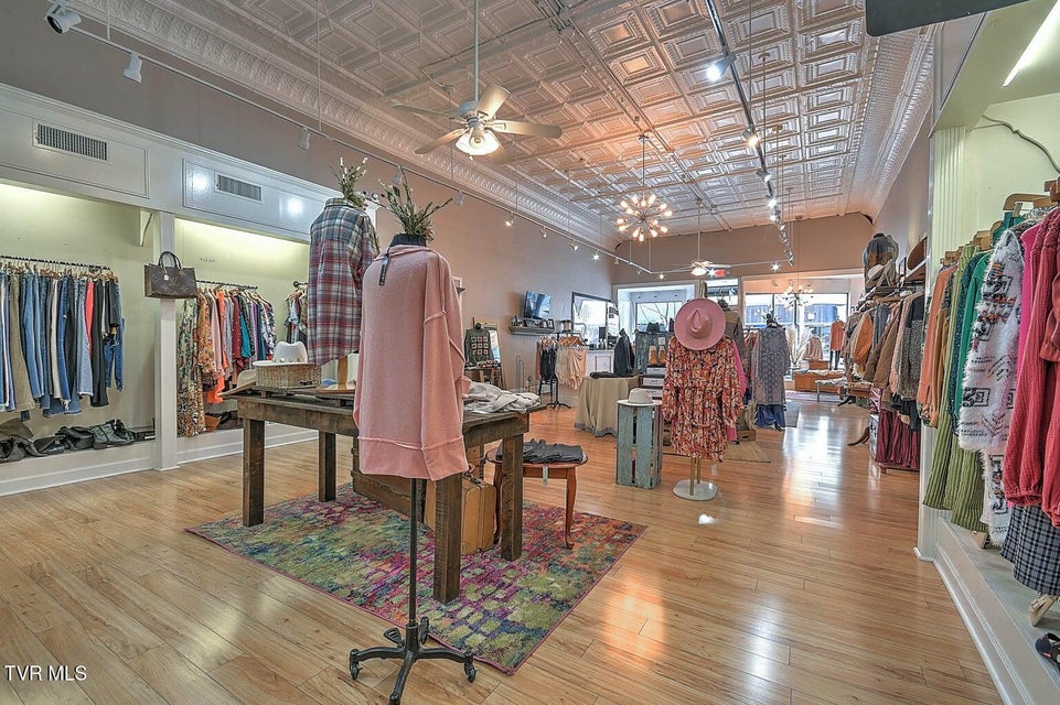 Photo #16: 531 State Street