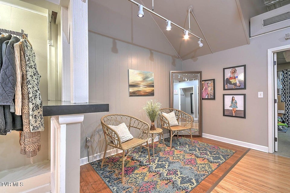 Photo #19: 531 State Street