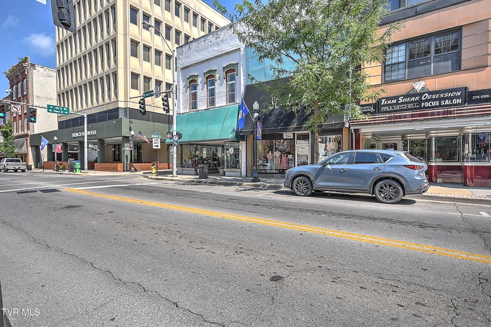 Photo #36: 531 State Street