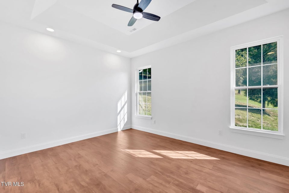 Photo #21: 638 Kincaid Street