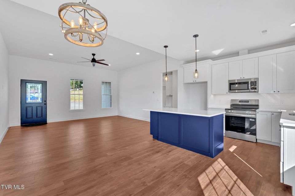 Photo #7: 638 Kincaid Street