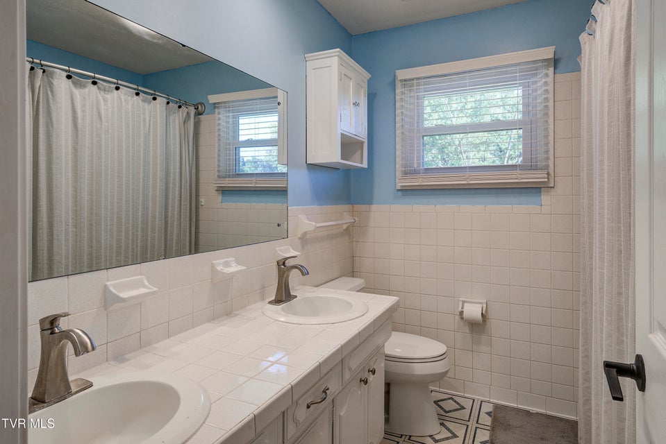 Photo #10: 5853 Seneca Road