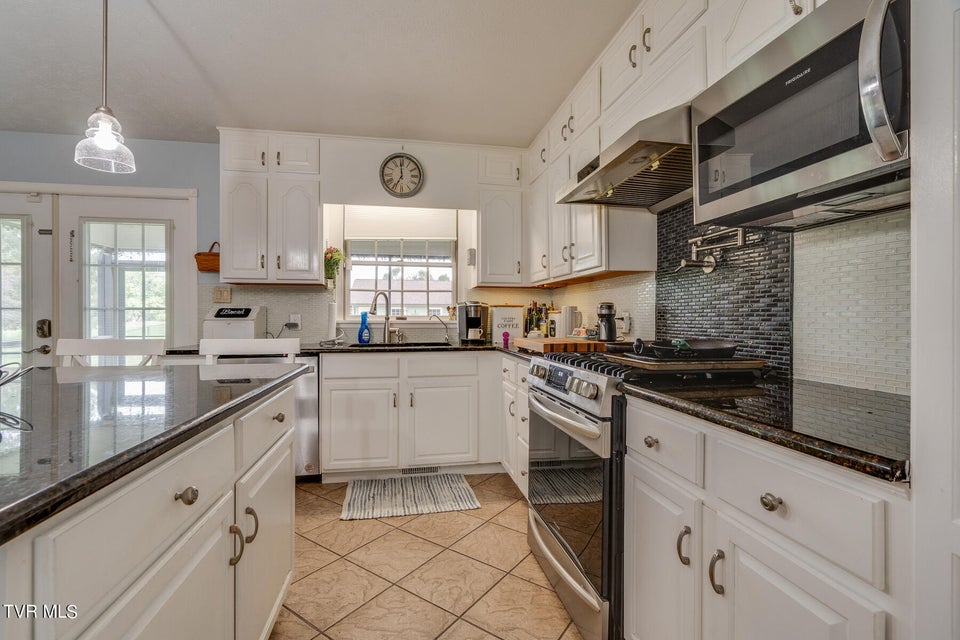 Photo #12: 721 Sherbrooke Circle