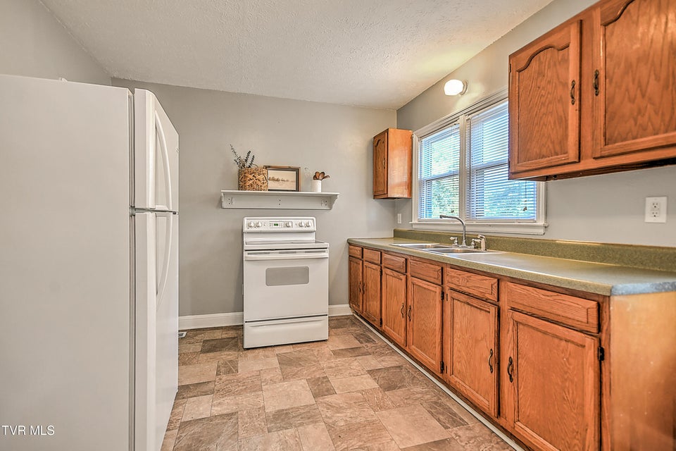 Photo #10: 1708 Seaver Road