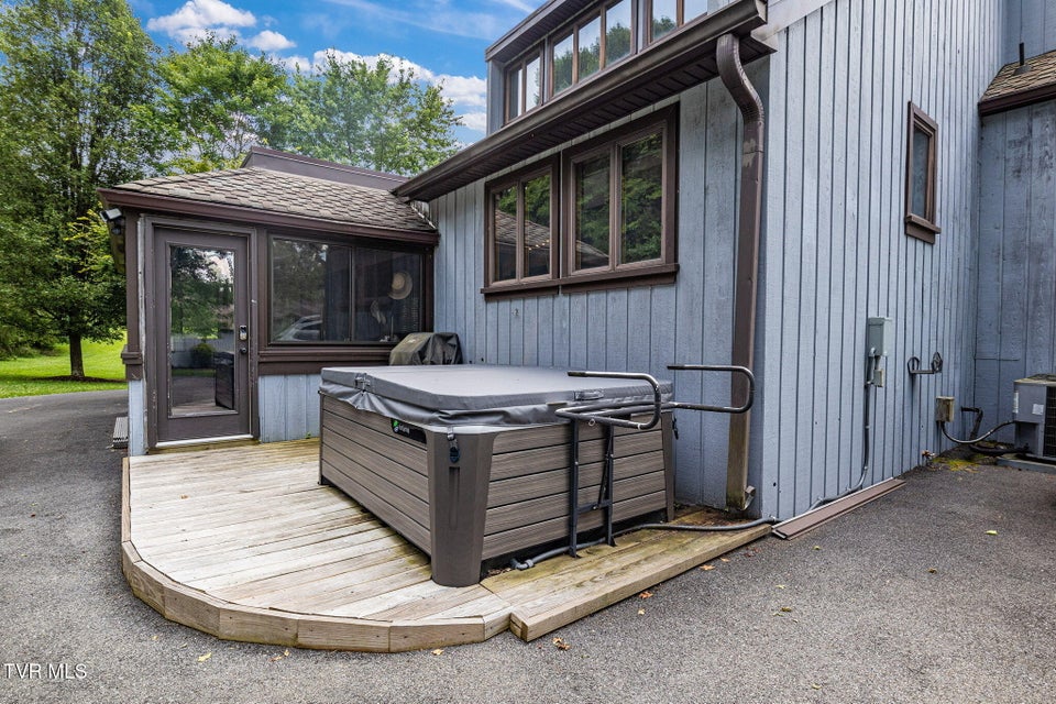 Photo #31: 214 Hampton Drive