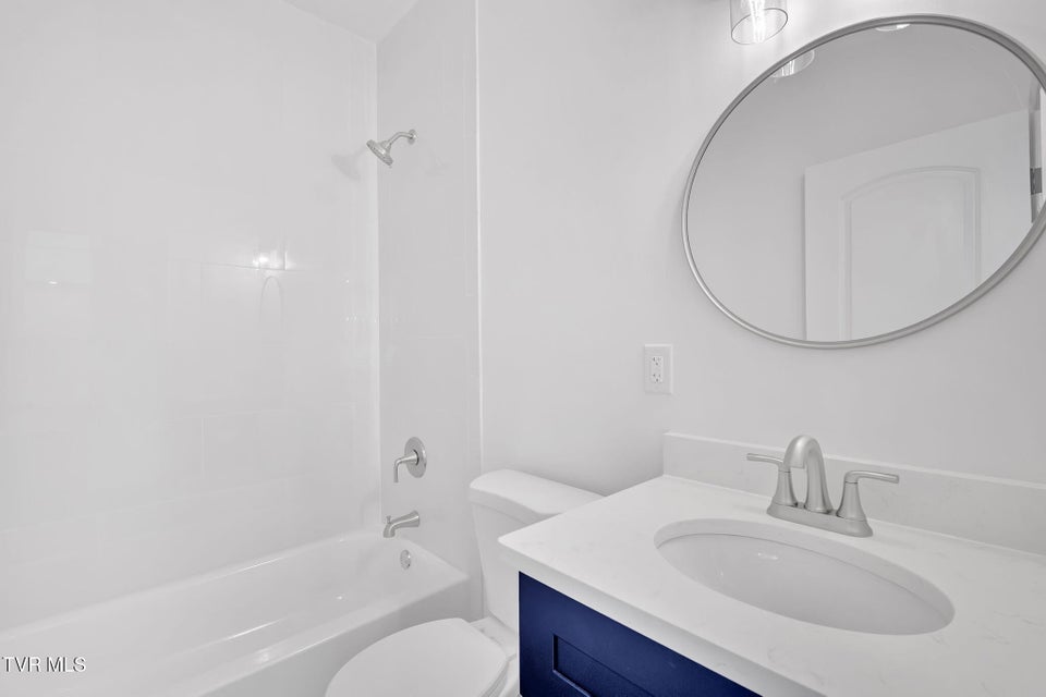 Photo #22: 638 Kincaid Street