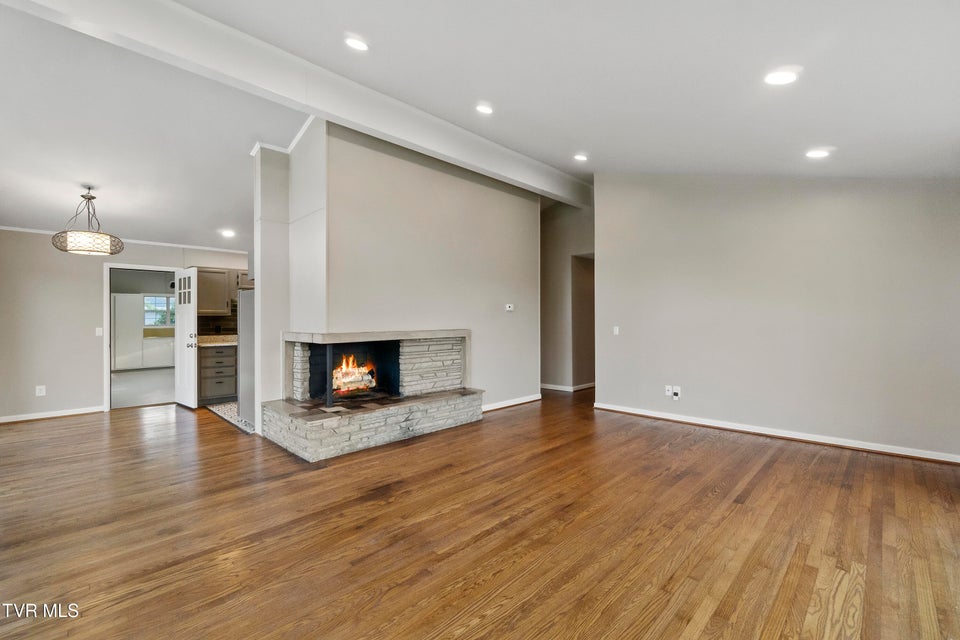 Photo #13: 205 Haynes Boulevard