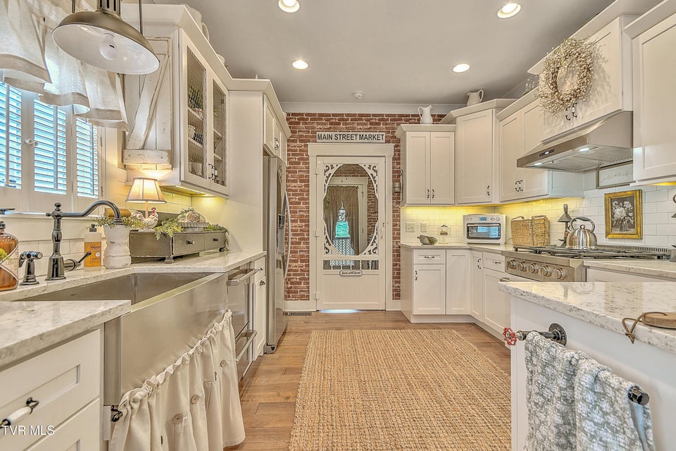 Photo #21: 285 Princeton Gardens Drive