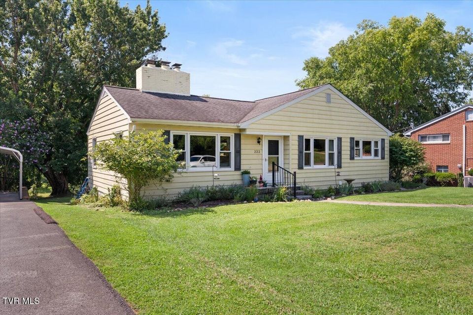 Photo #2: 222 Stonewall Heights