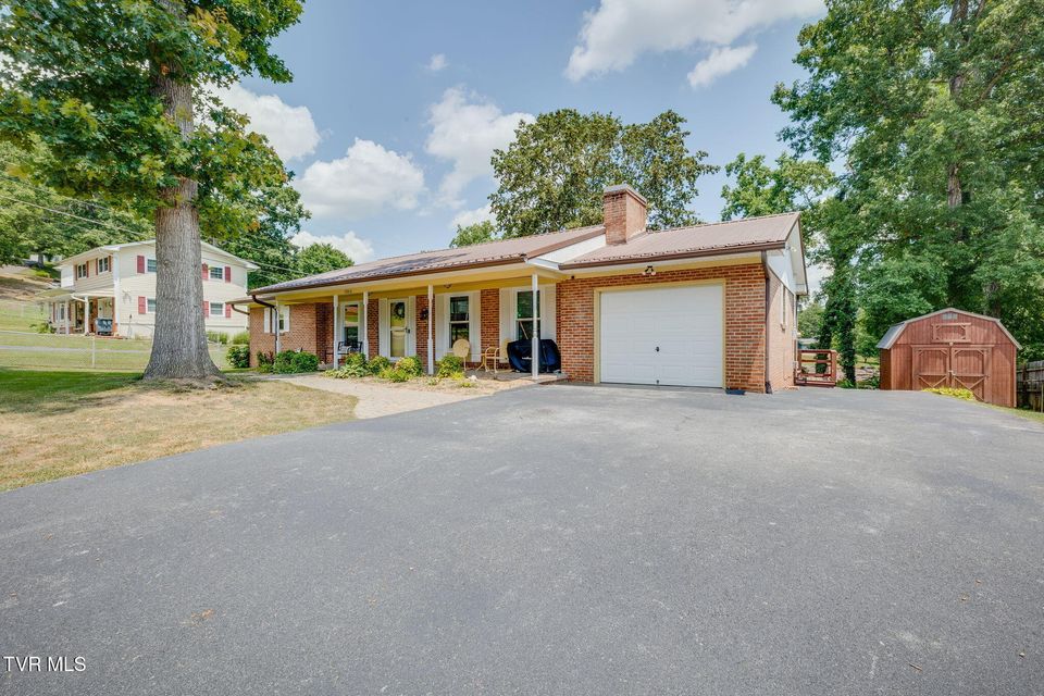 Photo #4: 1856 Midview Street