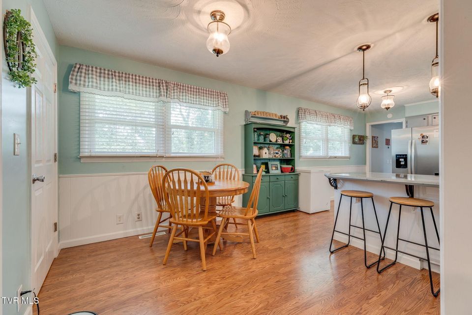 Photo #10: 1856 Midview Street