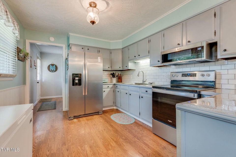 Photo #12: 1856 Midview Street