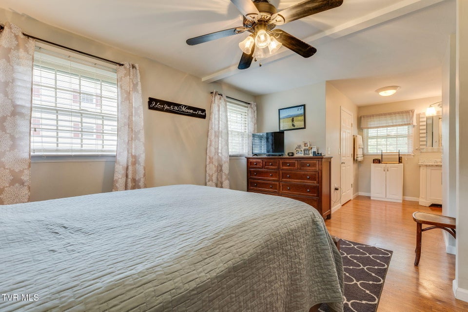 Photo #17: 1856 Midview Street