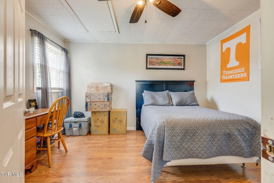 Photo #20: 1856 Midview Street