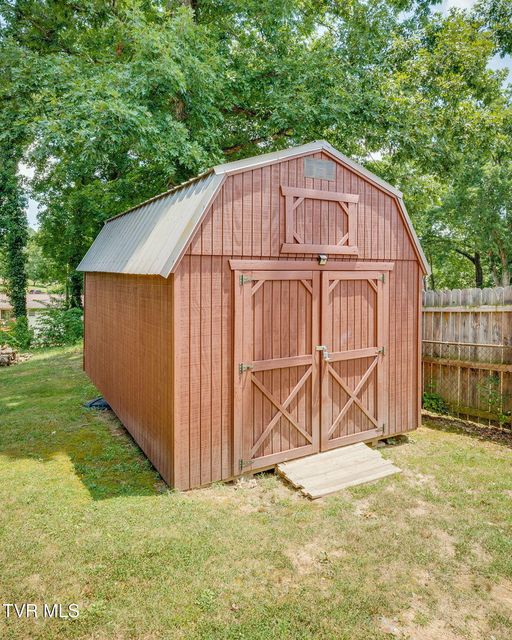 Photo #31: 1856 Midview Street