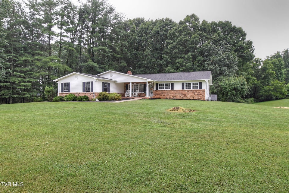Photo #2: 195 Fitzsimmons Hill Road