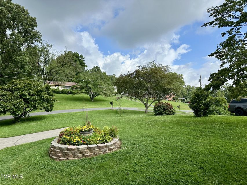 Photo #15: 233 Lakeview Circle