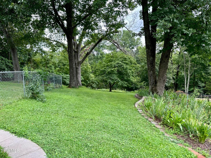 Photo #19: 233 Lakeview Circle
