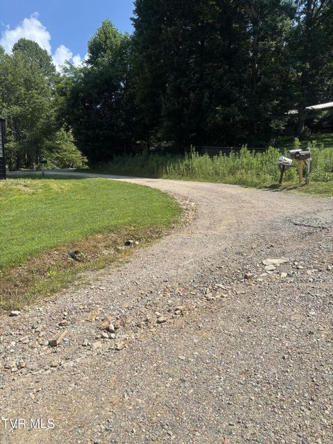 Photo #3: 1481 Pleasant Valley Road