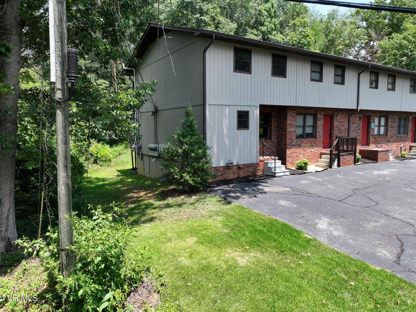 Photo #25: 225 Huckleberry Road