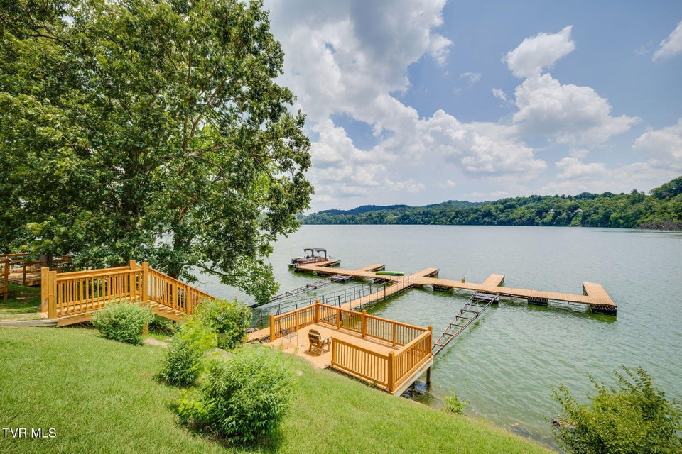 Photo #27: 26 Lake Village Court