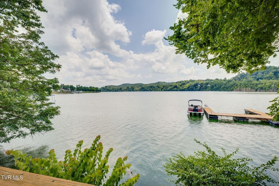 Photo #29: 26 Lake Village Court