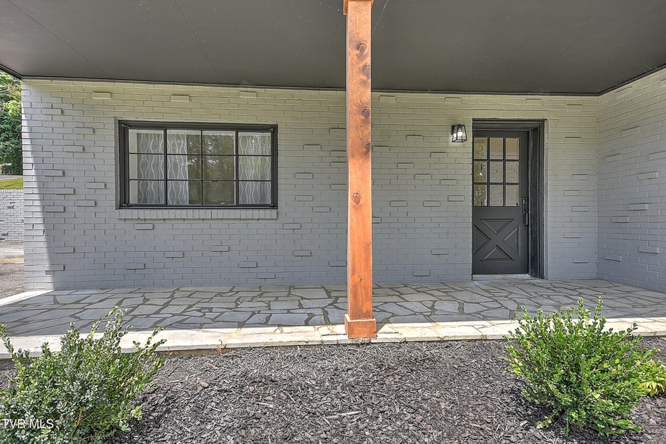 Photo #6: 1091 Long Crescent Drive