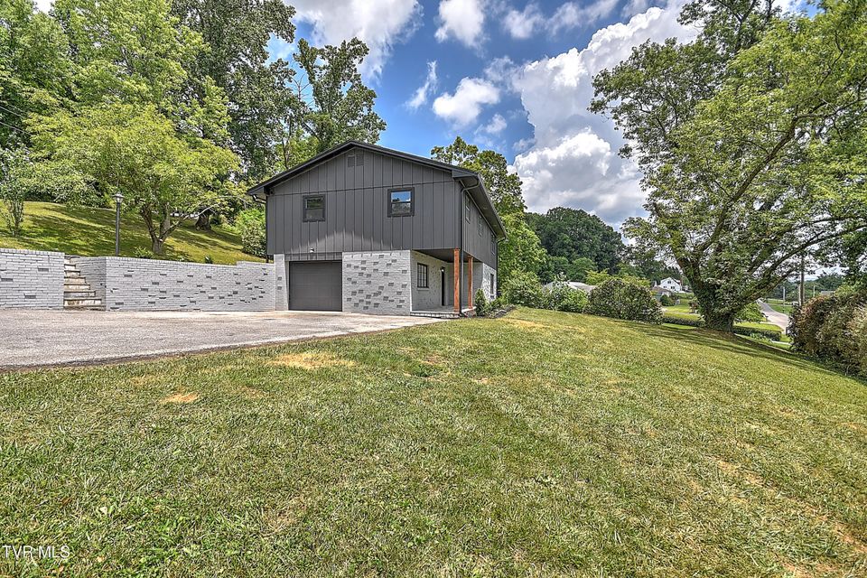 Photo #49: 1091 Long Crescent Drive