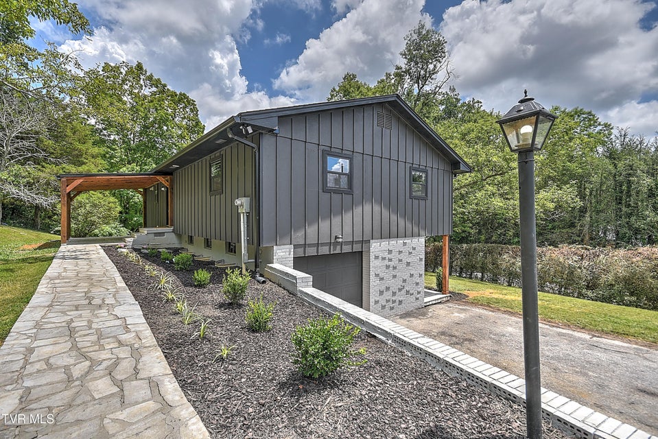 Photo #50: 1091 Long Crescent Drive