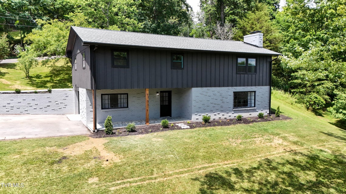 Photo #59: 1091 Long Crescent Drive
