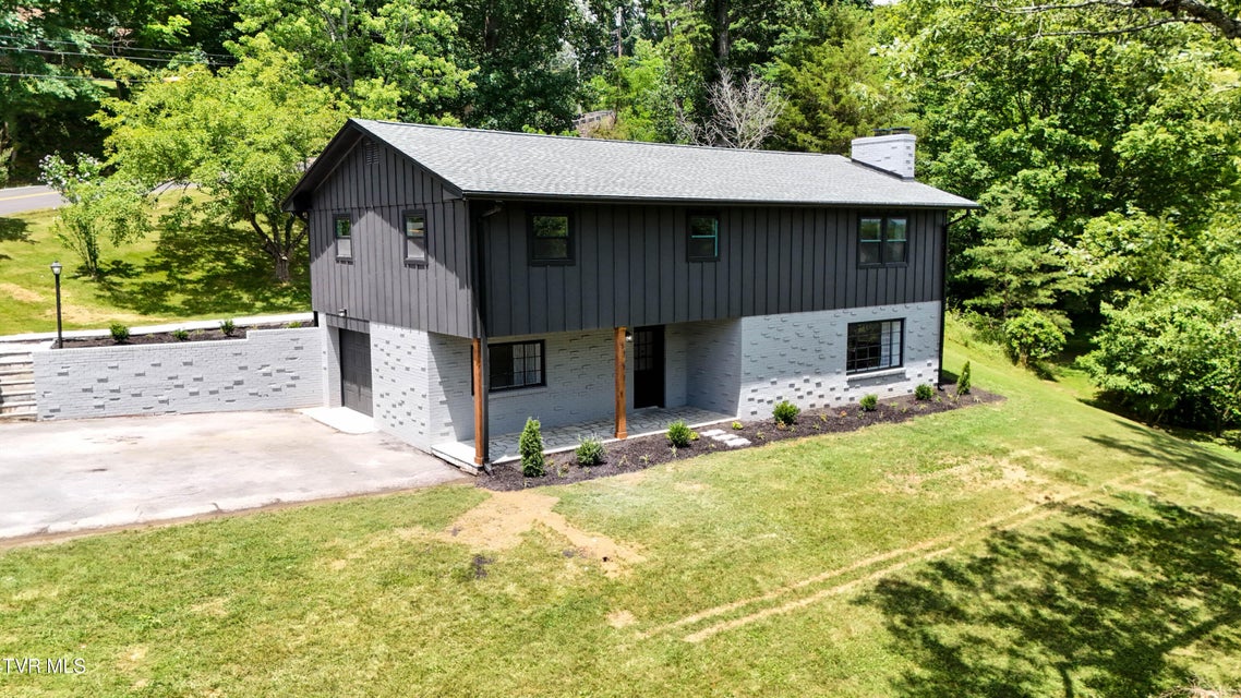 Photo #64: 1091 Long Crescent Drive