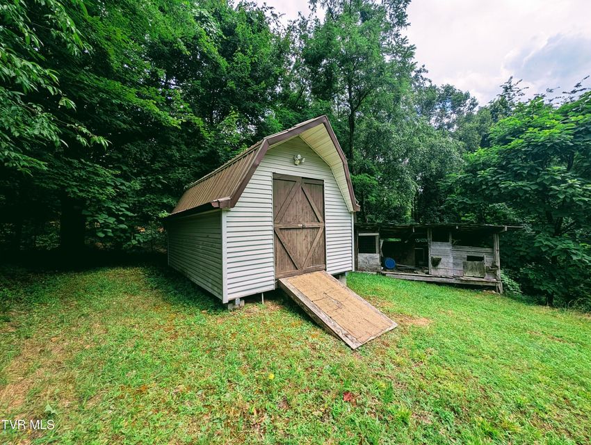 Photo #7: 2005 Dc Caney Ridge Road