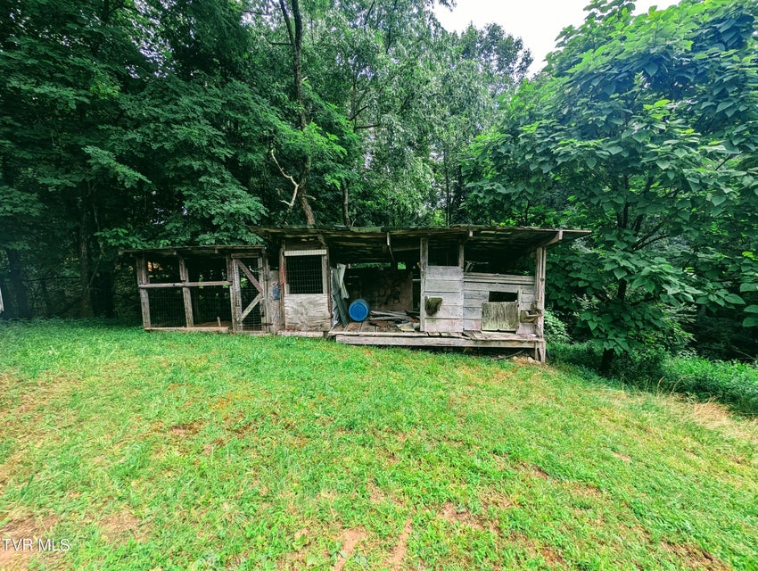 Photo #9: 2005 Dc Caney Ridge Road