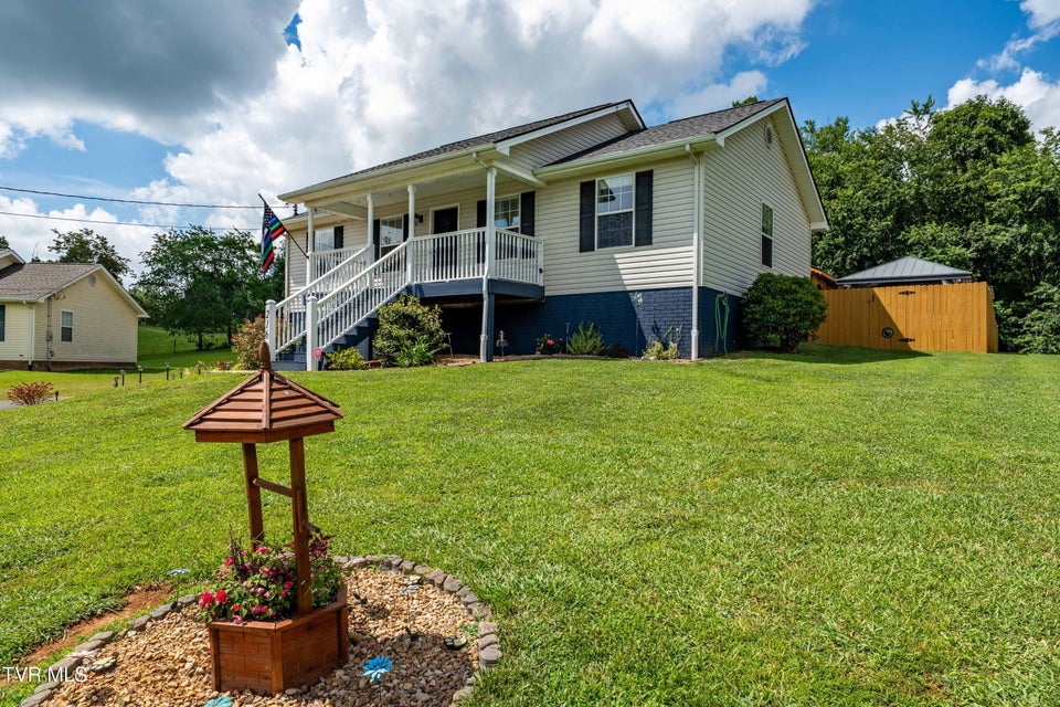 Photo #66: 216 Mockingbird Place