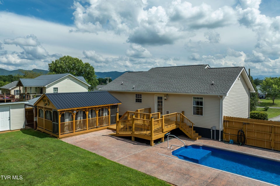 Photo #4: 216 Mockingbird Place