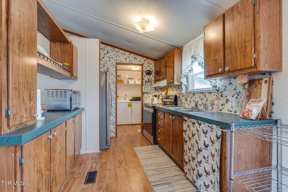 Photo #11: 1035 Bowmantown Road