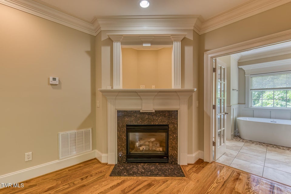 Photo #52: 1184 Cliffview Circle