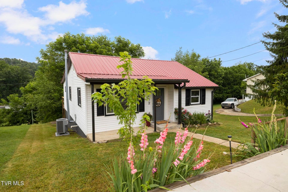 Photo #4: 412 Gallup Avenue