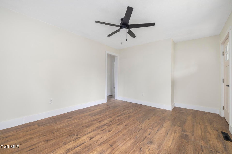 Photo #9: 412 Gallup Avenue