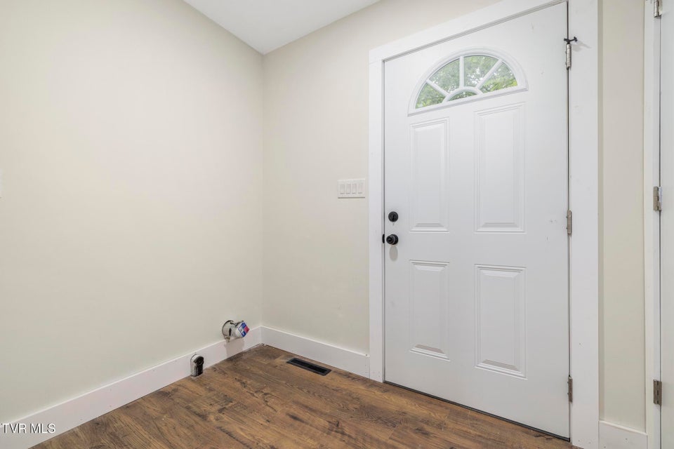 Photo #25: 412 Gallup Avenue