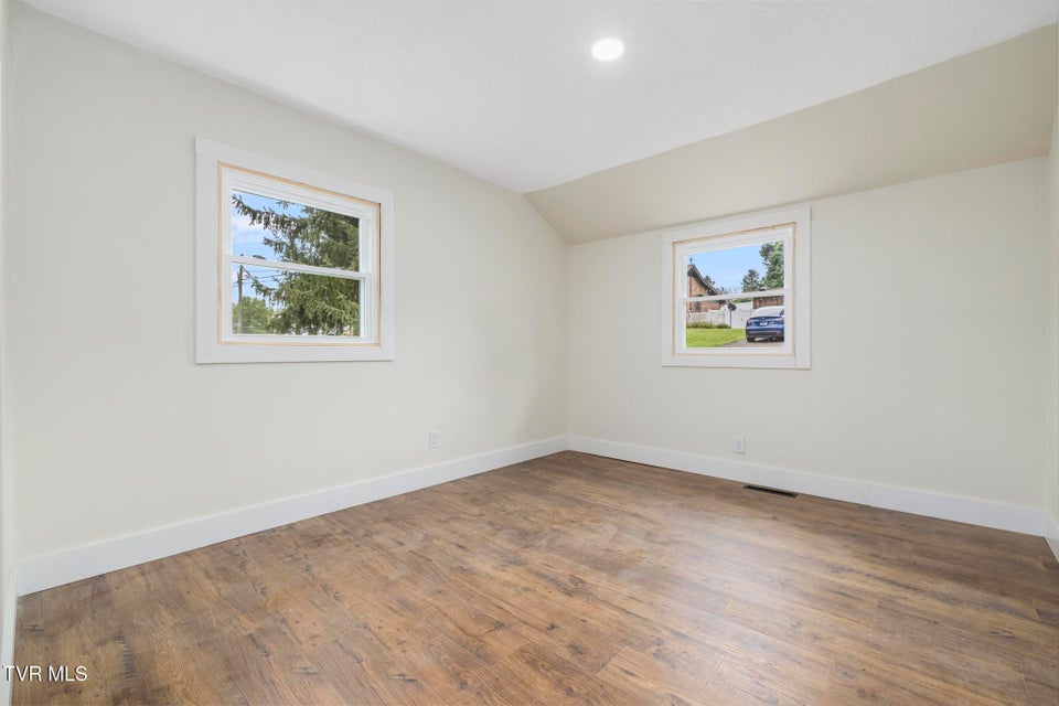 Photo #19: 412 Gallup Avenue