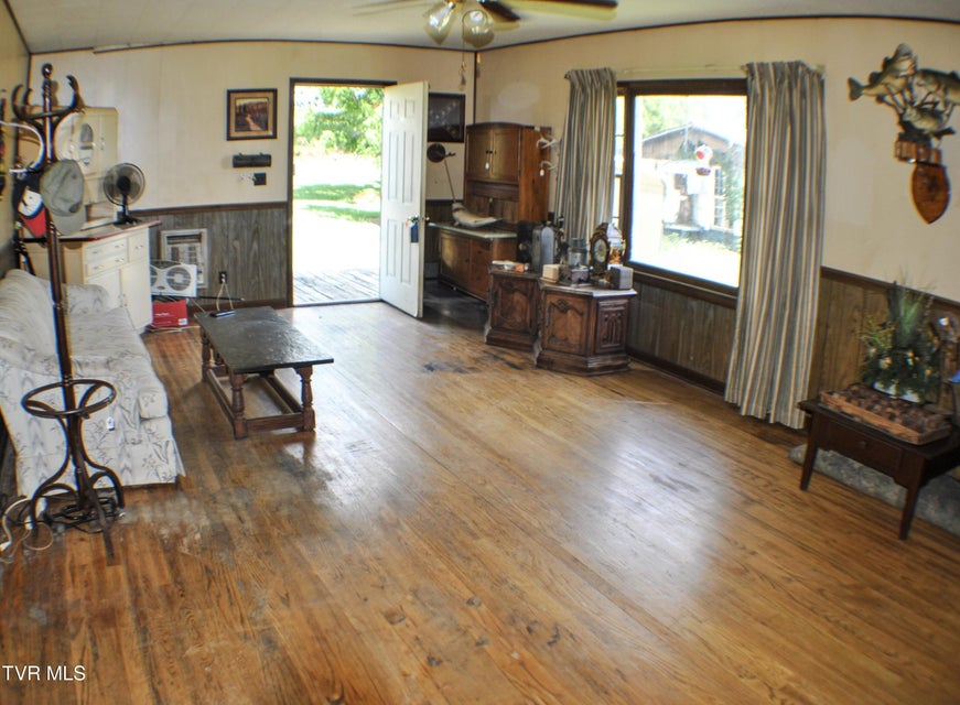Photo #35: 2351 Hwy 81 S