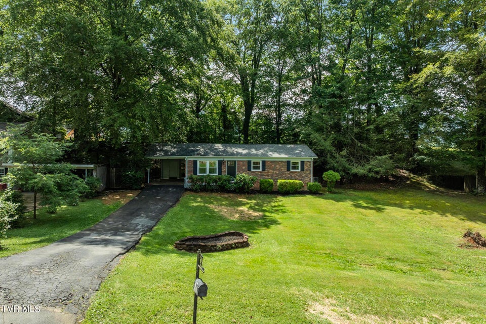 Photo #36: 1813 Brook Hollow Road