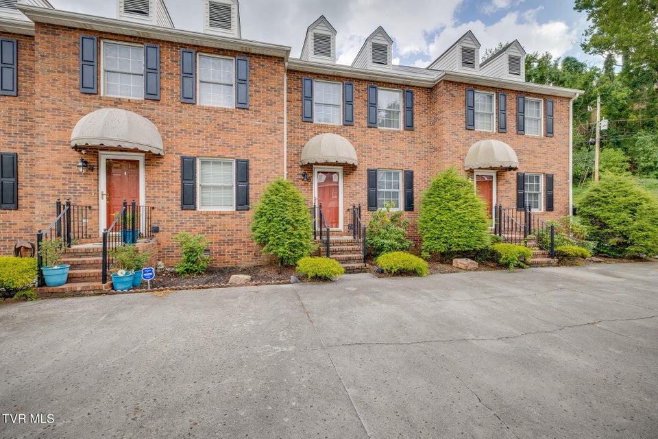 Photo #2: 461 Eastley Court