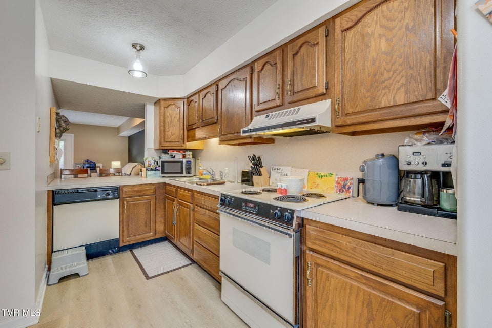 Photo #10: 461 Eastley Court