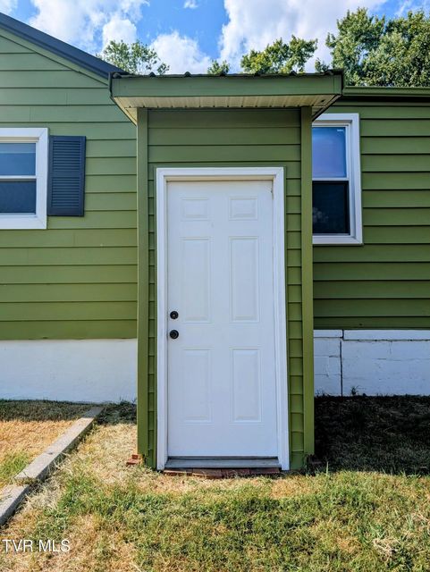 Photo #28: 314 Shelby Avenue