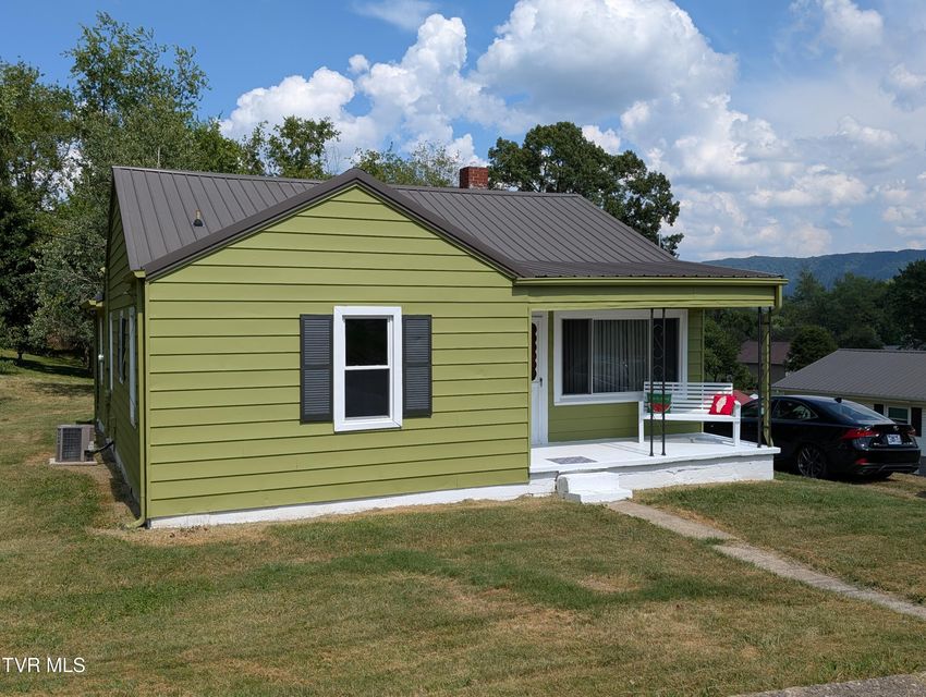 Photo #2: 314 Shelby Avenue