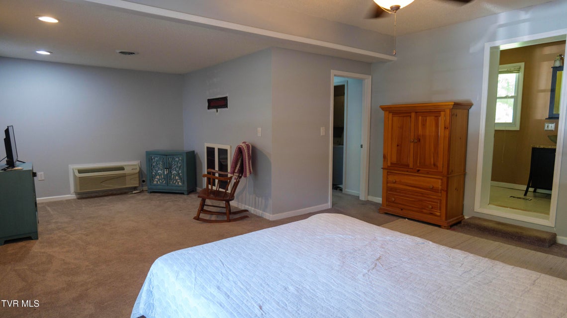 Photo #39: 221 Timber Ridge Road