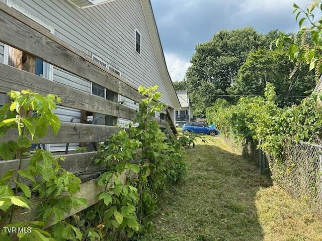 Photo #8: 938 Barker Street