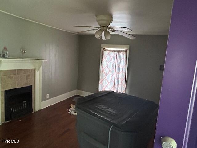 Photo #11: 938 Barker Street